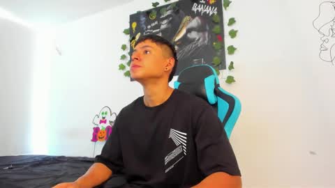 Snapshot of oliver_bray chatting on 01-19-25, 04:36 Oliver bray online show from 01-19-25, 04:36