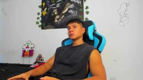 Snapshot of oliver_bray chatting on 01-19-25, 10:39 Oliver bray online show from 01-19-25, 10:39