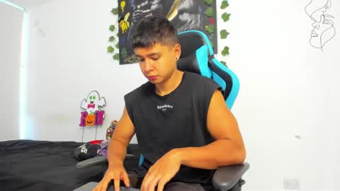 Snapshot of oliver_bray chatting on 01-21-25, 12:29 Oliver bray online show from 01-21-25, 12:29