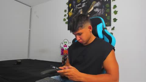 Snapshot of oliver_bray chatting on 01-26-25, 12:58 Oliver bray online show from 01-26-25, 12:58