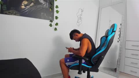 Snapshot of oliver_bray chatting on 02-26-25, 11:26 Oliver bray online show from 02-26-25, 11:26