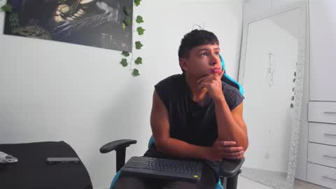 Snapshot of oliver_bray chatting on 03-05-25, 02:03 Oliver bray online show from 03-05-25, 02:03