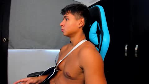 Snapshot of oliver_bray chatting on 10-03-25, 05:43 Oliver bray online show from 10-03-25, 05:43