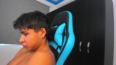 Snapshot of oliver_bray chatting on 10-20-25, 07:03 Oliver bray online show from 10-20-25, 07:03