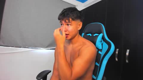 Snapshot of oliver_bray chatting on 10-22-25, 05:02 Oliver bray online show from 10-22-25, 05:02