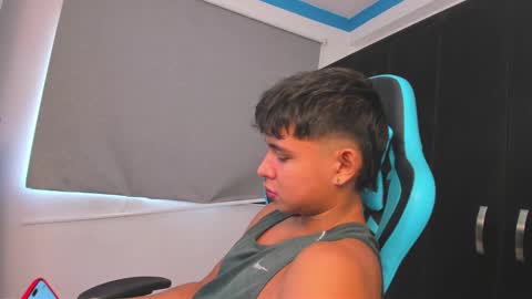 Snapshot of oliver_bray chatting on 10-24-25, 06:26 Oliver bray online show from 10-24-25, 06:26