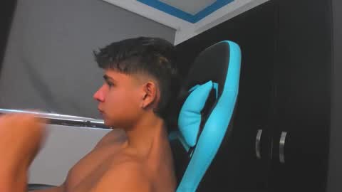 Snapshot of oliver_bray chatting on 10-28-25, 02:31 Oliver bray online show from 10-28-25, 02:31