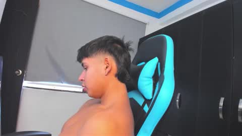 Snapshot of oliver_bray chatting on 10-29-25, 06:20 Oliver bray online show from 10-29-25, 06:20