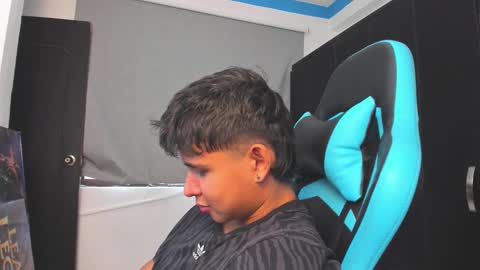 Snapshot of oliver_bray chatting on 10-31-25, 06:53 Oliver bray online show from 10-31-25, 06:53