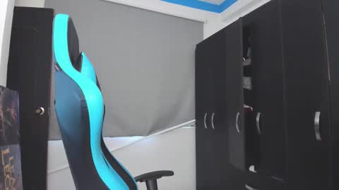 Snapshot of oliver_bray chatting on 11-06-25, 02:51 Oliver bray online show from 11-06-25, 02:51