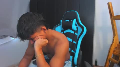 Snapshot of oliver_bray chatting on 11-23-25, 03:34 Oliver bray online show from 11-23-25, 03:34