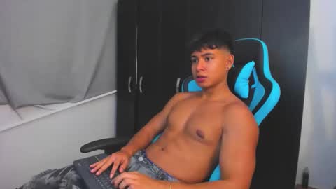 Snapshot of oliver_bray chatting on 11-24-25, 03:39 Oliver bray online show from 11-24-25, 03:39