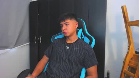 Snapshot of oliver_bray chatting on 11-25-25, 03:34 Oliver bray online show from 11-25-25, 03:34