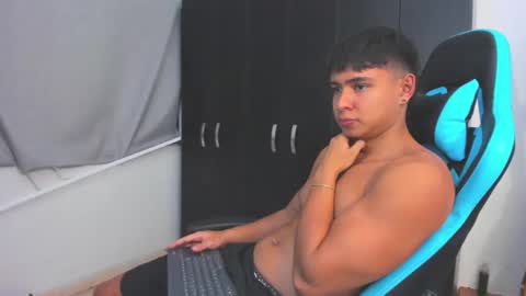 Snapshot of oliver_bray chatting on 12-01-25, 10:37 Oliver bray online show from 12-01-25, 10:37