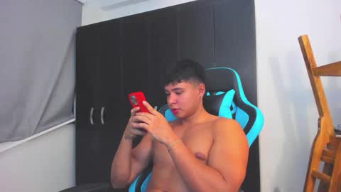 Snapshot of oliver_bray chatting on 12-04-25, 04:33 Oliver bray online show from 12-04-25, 04:33