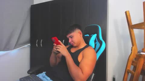 Snapshot of oliver_bray chatting on 12-13-25, 08:14 Oliver bray online show from 12-13-25, 08:14