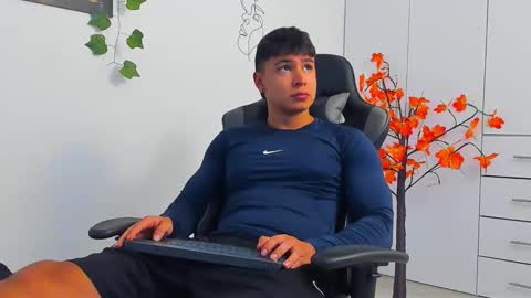 Snapshot of oliver_bray chatting on 01-12-26, 07:52 Oliver bray online show from 01-12-26, 07:52