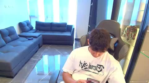 Snapshot of oliver_bray chatting on 03-14-26, 08:58 Oliver bray online show from 03-14-26, 08:58