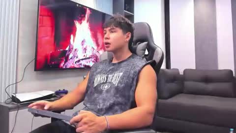 Snapshot of oliver_bray chatting on 03-26-26, 12:39 Oliver bray online show from 03-26-26, 12:39