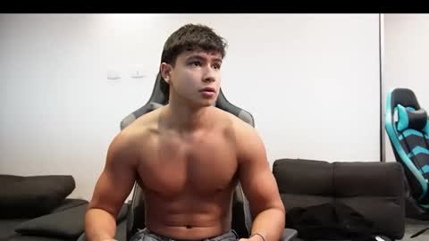 Snapshot of oliver_bray chatting on 04-01-26, 01:28 Oliver bray online show from 04-01-26, 01:28