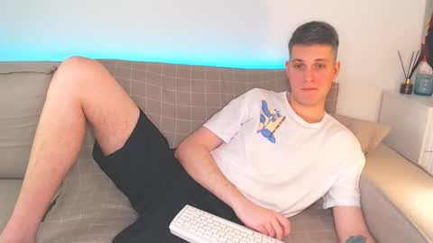 Oliver online show from 01-15-25, 04:00