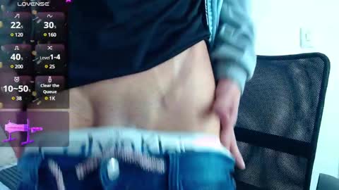 Snapshot of oliver_king_sex chatting on 12-15-24, 02:05 Oliver Smith online show from 12-15-24, 02:05