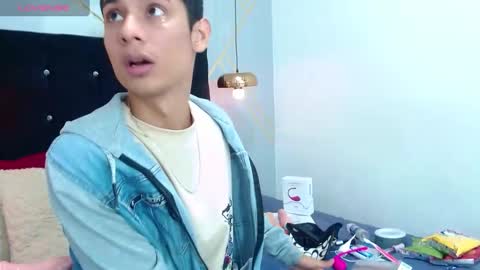 Snapshot of oliver_king_sex chatting on 02-10-25, 05:52 Oliver Smith online show from 02-10-25, 05:52