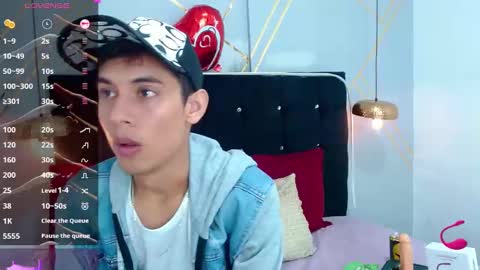 Snapshot of oliver_king_sex chatting on 03-08-25, 05:54 Oliver Smith online show from 03-08-25, 05:54