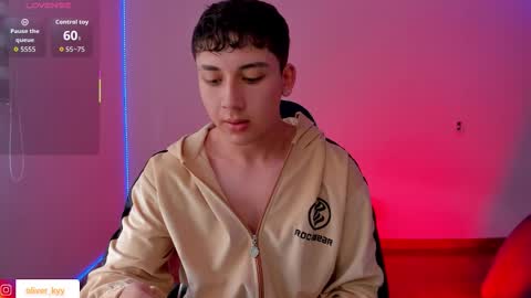 Snapshot of oliver_kyy chatting on 01-09-26, 07:04 oliveeer online show from 01-09-26, 07:04