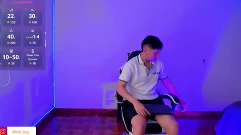 Snapshot of oliver_kyy chatting on 01-10-26, 06:42 oliveeer online show from 01-10-26, 06:42