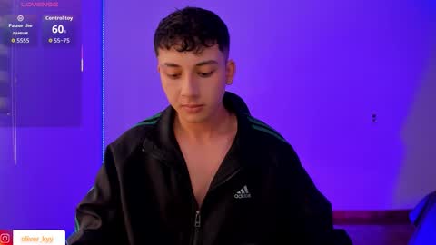 Snapshot of oliver_kyy chatting on 01-11-26, 08:25 oliveeer online show from 01-11-26, 08:25