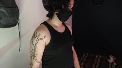 oliver_laid_2023 online show from 12-16-24, 11:44