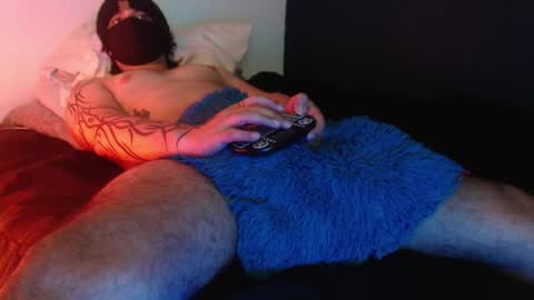 oliver_laid_2023 online show from 12-27-24, 08:24