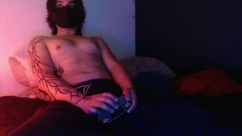 oliver_laid_2023 online show from 01-05-25, 06:24