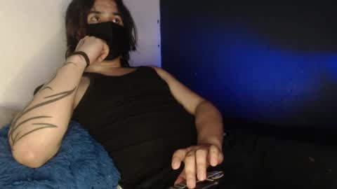 oliver_laid_2023 online show from 01-27-25, 04:52