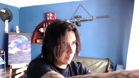 oliver_laid_2023 online show from 09-15-25, 04:29