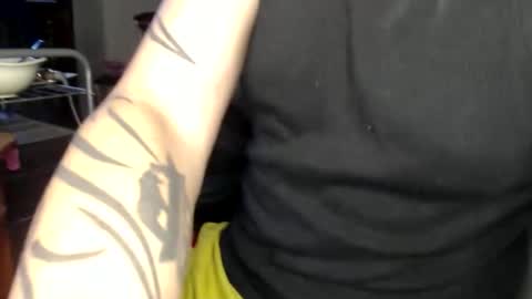 oliver_laid_2023 online show from 05-19-26, 02:40