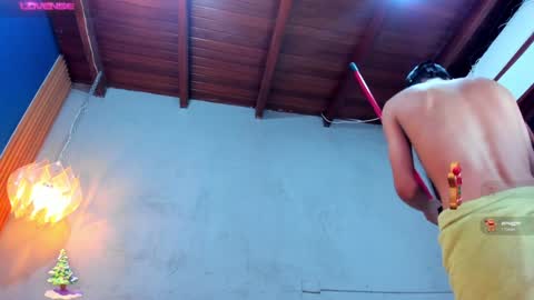 Snapshot of oliver_mejia chatting on 12-22-24, 04:28 THE MONSTER COCK OLIVER online show from 12-22-24, 04:28