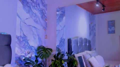 oliver mr  online show from 03-12-26, 07:42