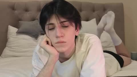 Snapshot of oliver_star_boy chatting on 02-09-26, 09:02 oliver online show from 02-09-26, 09:02