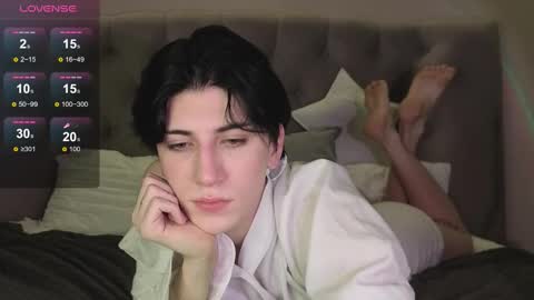 Snapshot of oliver_star_boy chatting on 02-20-26, 05:46 oliver online show from 02-20-26, 05:46