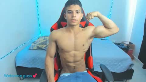 Snapshot of oliver_thompsson chatting on 01-26-25, 05:13 oliver thompsson online show from 01-26-25, 05:13