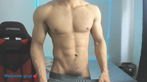 Snapshot of oliver_thompsson chatting on 11-19-25, 02:06 oliver thompsson online show from 11-19-25, 02:06