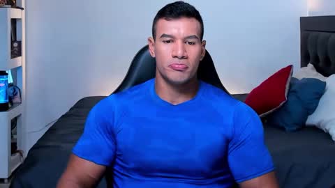 Snapshot of oliver_tommy chatting on 09-13-25, 12:21 oliver_tommy online show from 09-13-25, 12:21