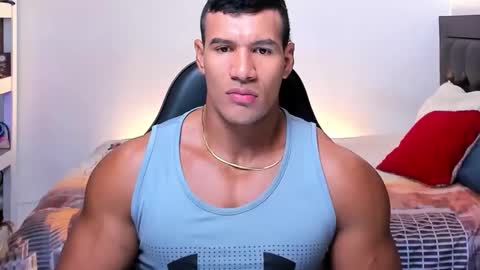 Snapshot of oliver_tommy chatting on 09-15-25, 01:44 oliver_tommy online show from 09-15-25, 01:44