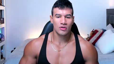 Snapshot of oliver_tommy chatting on 09-19-25, 01:01 oliver_tommy online show from 09-19-25, 01:01