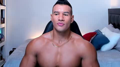 Snapshot of oliver_tommy chatting on 09-21-25, 01:51 oliver_tommy online show from 09-21-25, 01:51