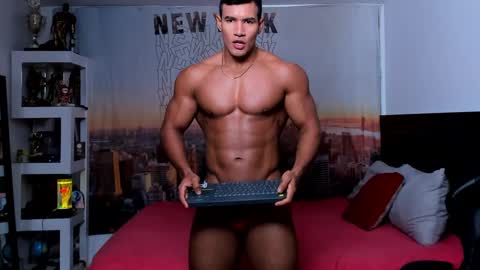 Snapshot of oliver_tommy chatting on 10-13-25, 01:55 oliver_tommy online show from 10-13-25, 01:55