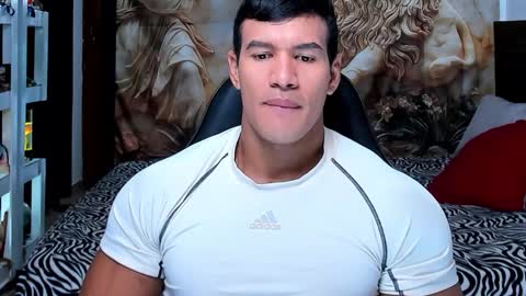 Snapshot of oliver_tommy chatting on 11-03-25, 12:39 oliver_tommy online show from 11-03-25, 12:39