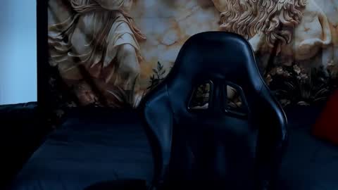 Snapshot of oliver_tommy chatting on 11-12-25, 01:11 oliver_tommy online show from 11-12-25, 01:11